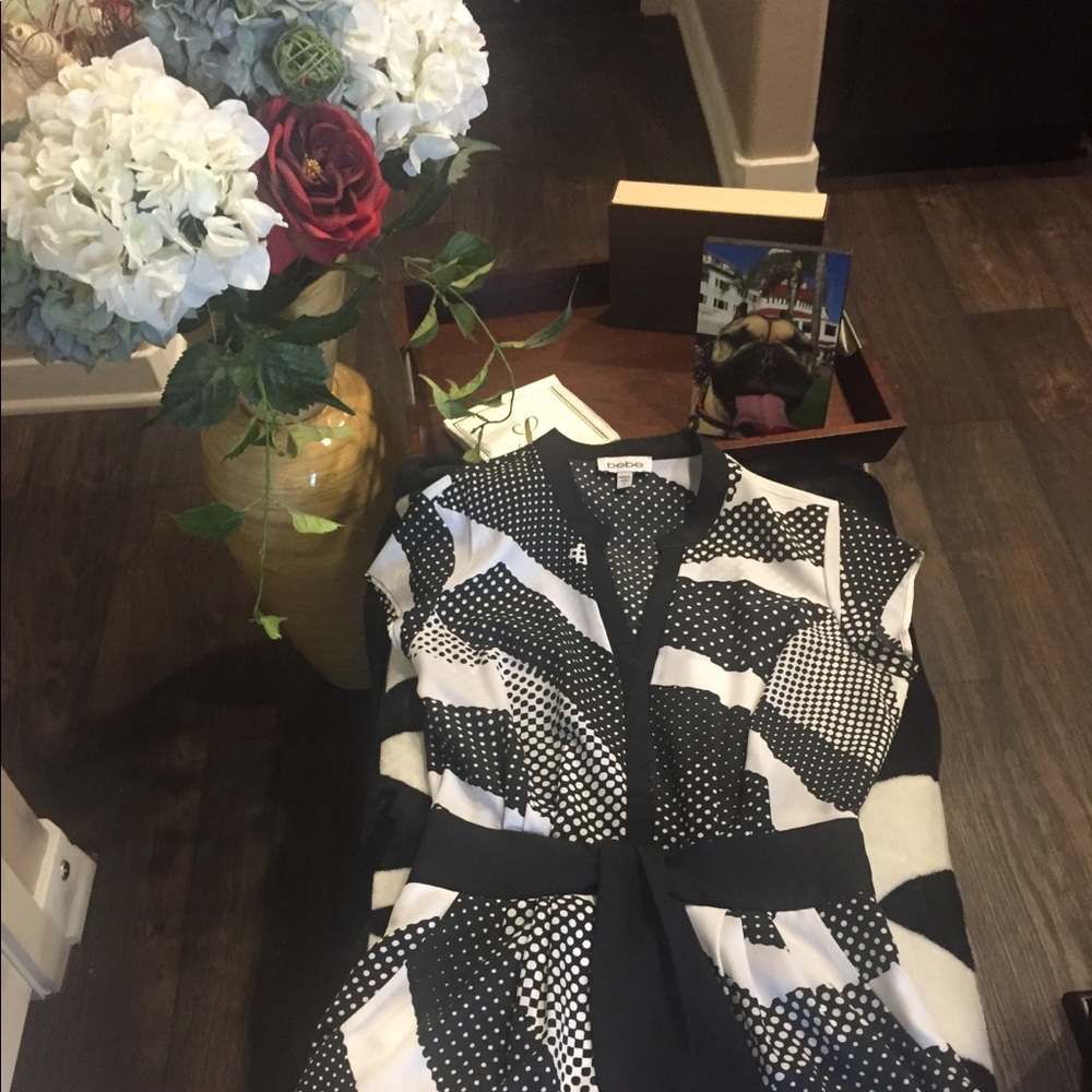 Bebe dress with pockets